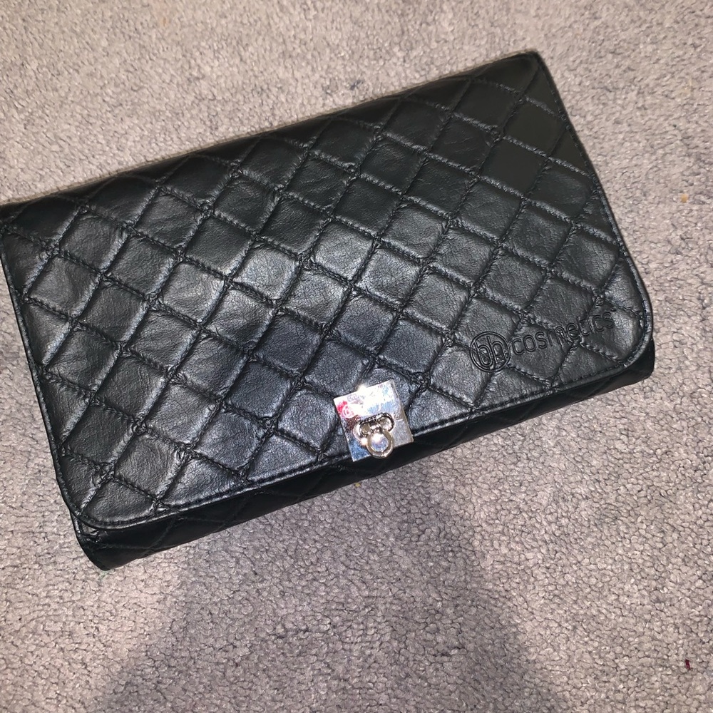 BH Cosmetics 30+ Brush Travel Bag - NEVER USED!!